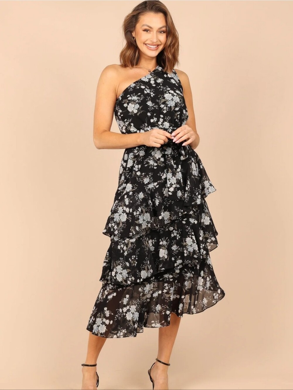 NWT Petal & Pup Brigette One Shoulder Tiered Midi Dress Floral Black White MD